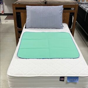 Mint Green Soaker Pad